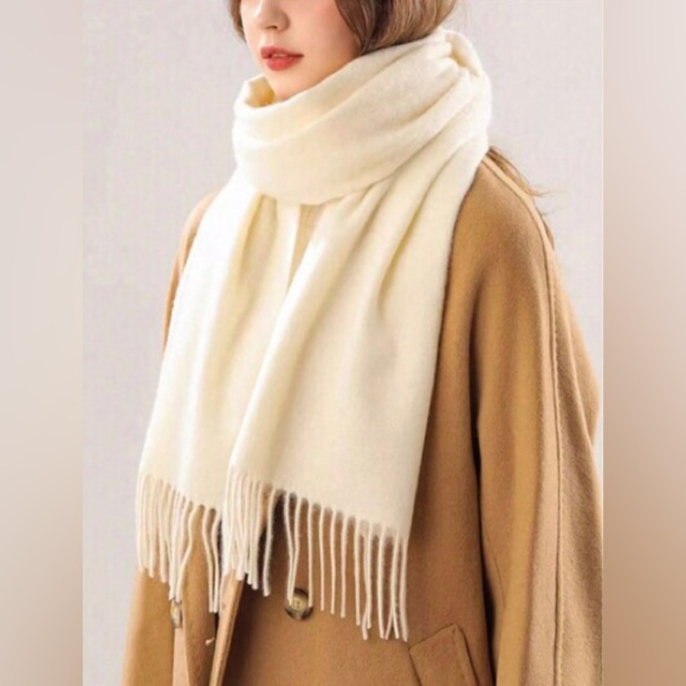 BNWT Indigo Love & Lore Ivory Cream Women's Scarf